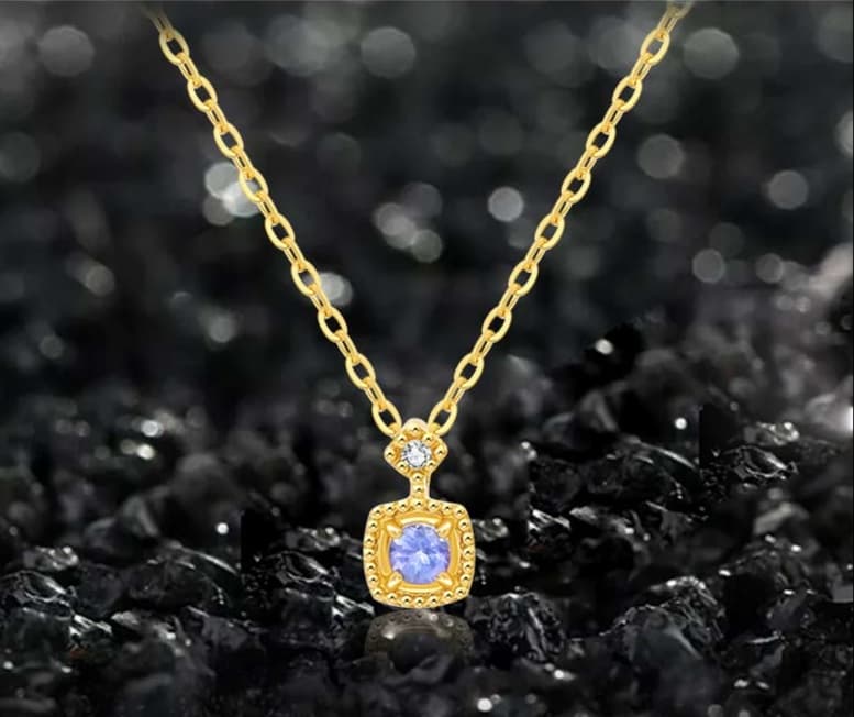 誕生石ジュエリー 凛と煌めく結晶のしずくジュエリー